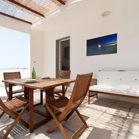 La Finestra Sul Mare בית הארחה